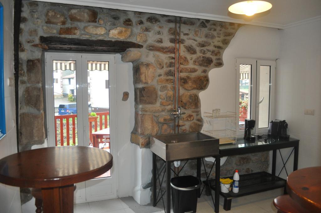 Hostal Auzoa Bera  Ngoại thất bức ảnh